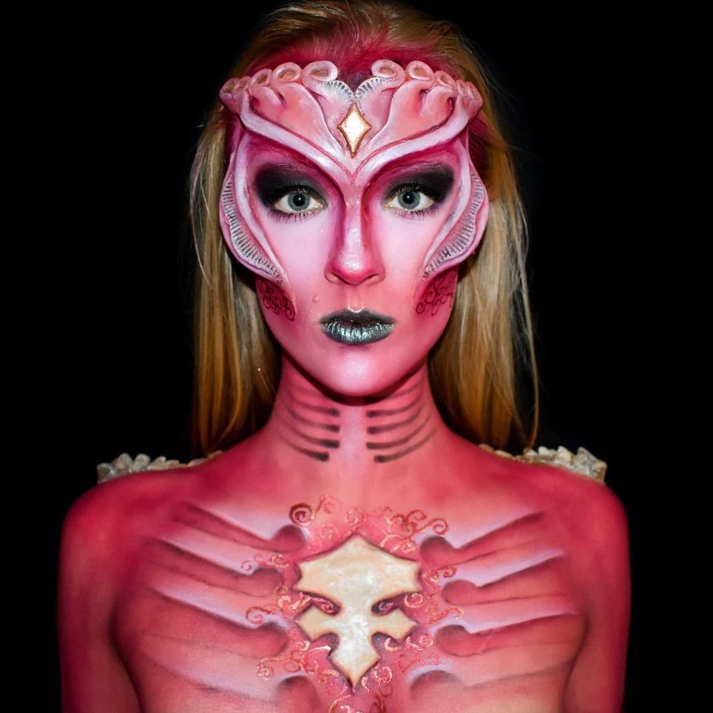 20+ Stupendous Body-Paint Costumes For Halloween.